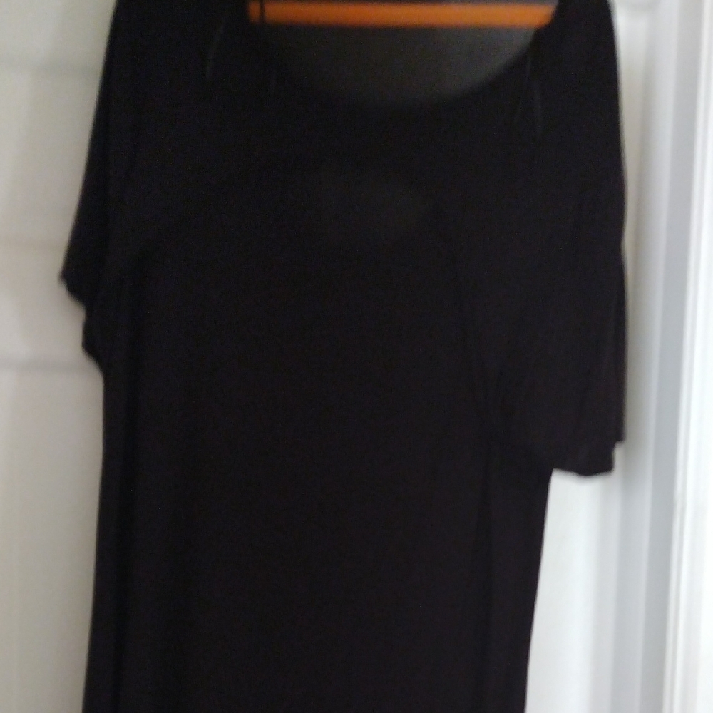 Kim & Cami Black Short Sleeve Tee Relaxed Fit